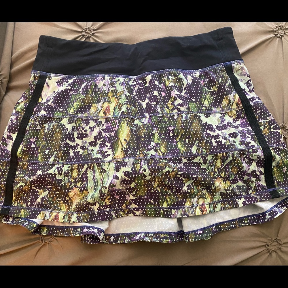 Lululemon running, tennis, or golf skirt